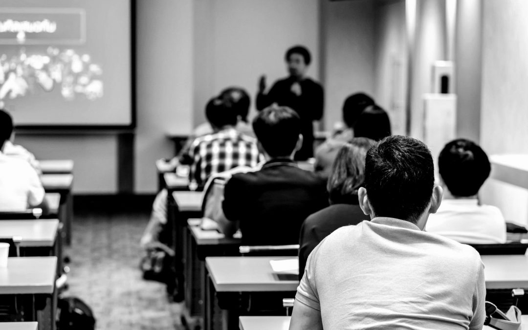 Recursos educativos para estudiantes de educación superior y técnicos municipales de varios paises
